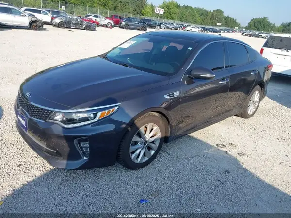 5XXGT4L32JG234420 2018 KIA OPTIMA - Image 2