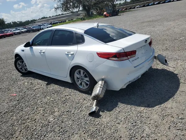 5XXGT4L32JG235924 2018 KIA OPTIMA - Image 2