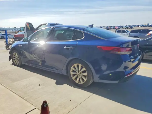 5XXGT4L32JG237267 2018 KIA OPTIMA - Image 2