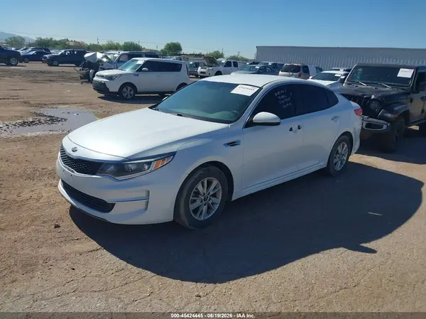 5XXGT4L32JG238290 2018 KIA OPTIMA - Image 2