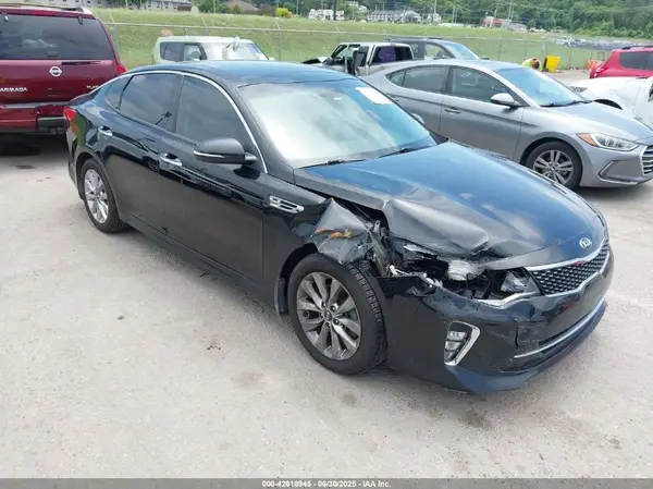 5XXGT4L32JG240427 2018 KIA OPTIMA - Image 1