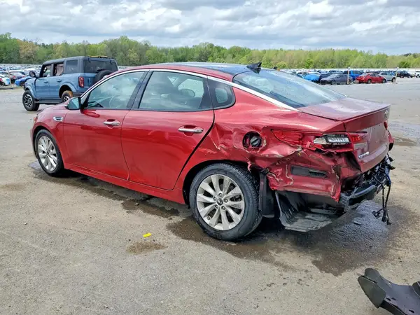 5XXGT4L32JG240752 2018 KIA OPTIMA - Image 2