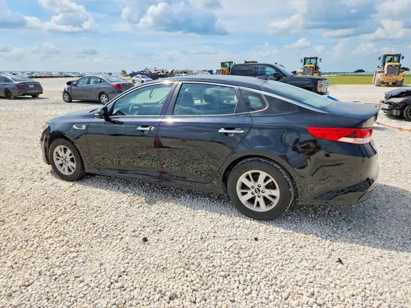 5XXGT4L32JG240993 2018 KIA OPTIMA - Image 2