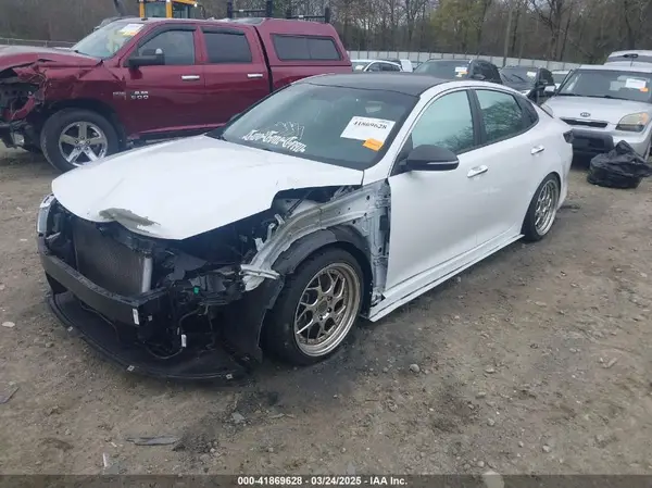 5XXGT4L32JG241187 2018 KIA OPTIMA - Image 2