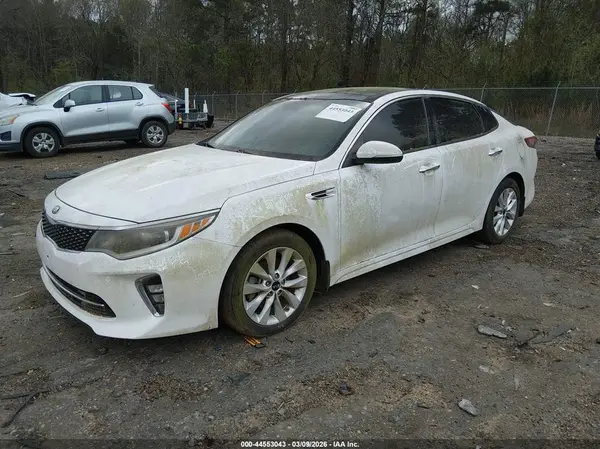 5XXGT4L32JG242176 2018 KIA OPTIMA - Image 2