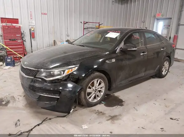 5XXGT4L32JG242730 2018 KIA OPTIMA - Image 2