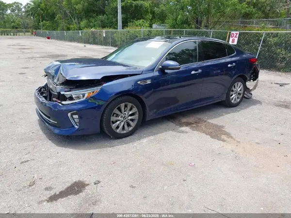 5XXGT4L32JG242744 2018 KIA OPTIMA - Image 2