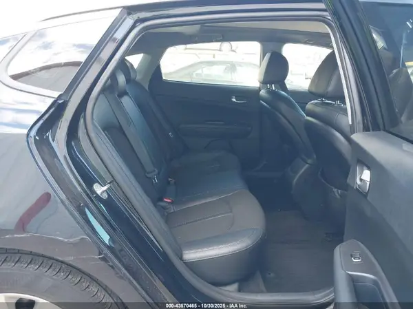 5XXGT4L32JG243196 2018 KIA OPTIMA - Image 8
