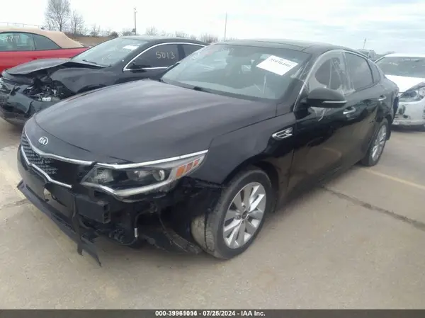 5XXGT4L32JG245188 2018 KIA OPTIMA - Image 2