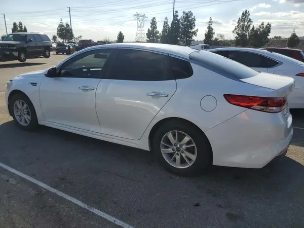 5XXGT4L32JG245319 2018 KIA OPTIMA - Image 2