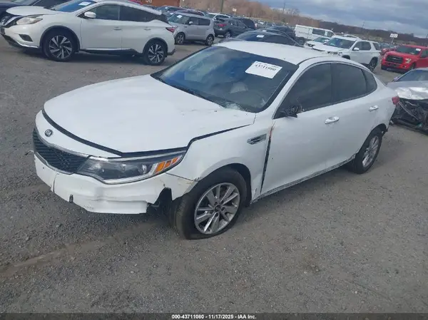 5XXGT4L32JG248608 2018 KIA OPTIMA - Image 2