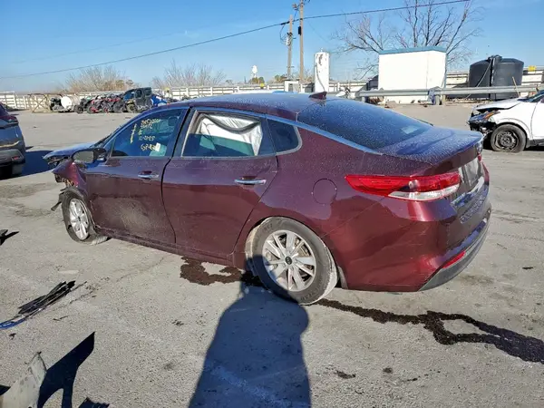 5XXGT4L32JG249368 2018 KIA OPTIMA - Image 2