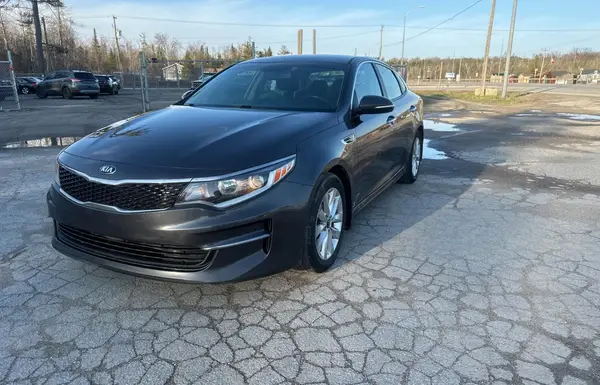 5XXGT4L32JG250388 2018 KIA OPTIMA - Image 2