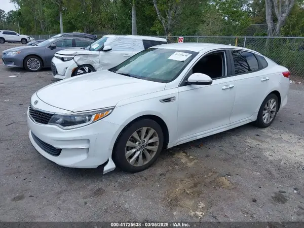 5XXGT4L32JG251685 2018 KIA OPTIMA - Image 2