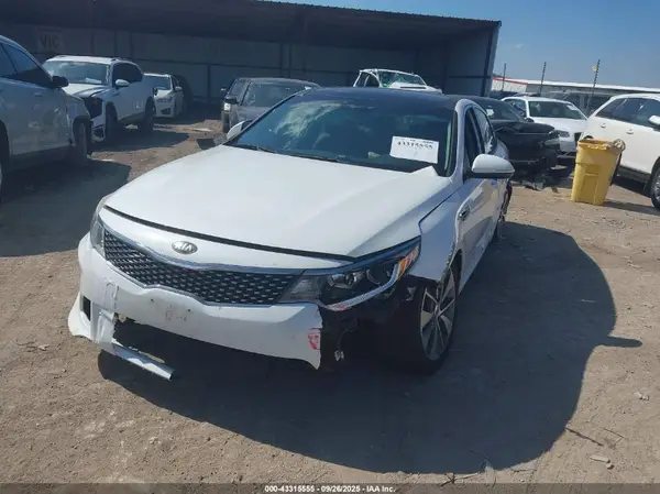 5XXGT4L32JG252237 2018 KIA OPTIMA - Image 2
