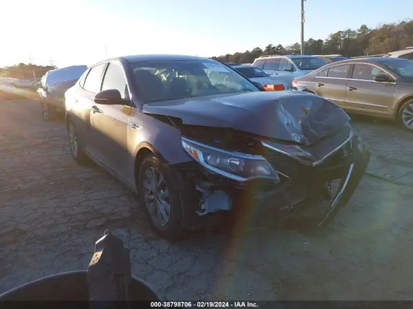 5XXGT4L32JG252531 2018 KIA OPTIMA - Image 1