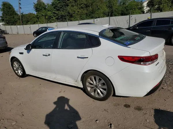 5XXGT4L32JG253260 2018 KIA OPTIMA - Image 2
