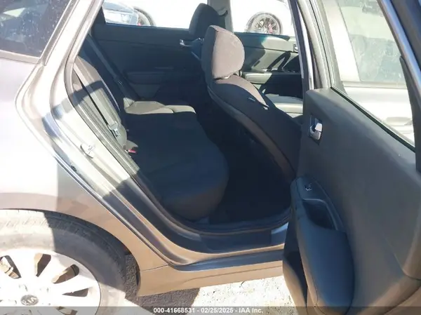 5XXGT4L32JG254229 2018 KIA OPTIMA - Image 8