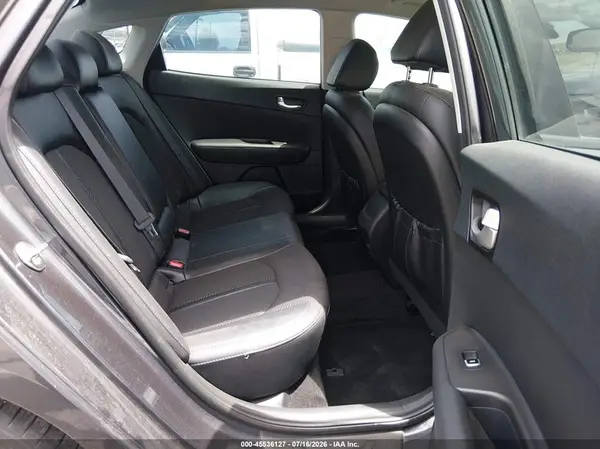 5XXGT4L32JG254960 2018 KIA OPTIMA - Image 8