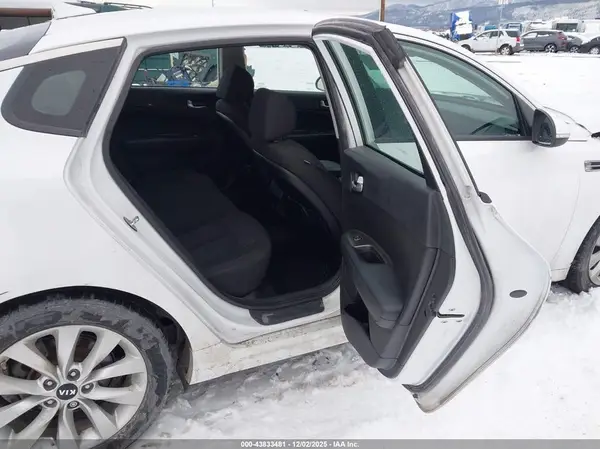 5XXGT4L32JG255882 2018 KIA OPTIMA - Image 8