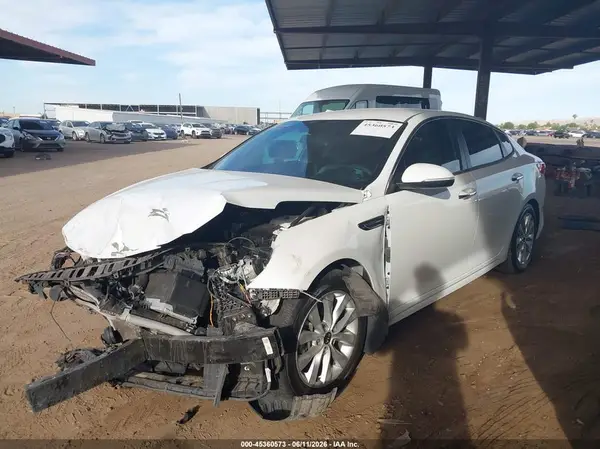 5XXGT4L32JG256109 2018 KIA OPTIMA - Image 2