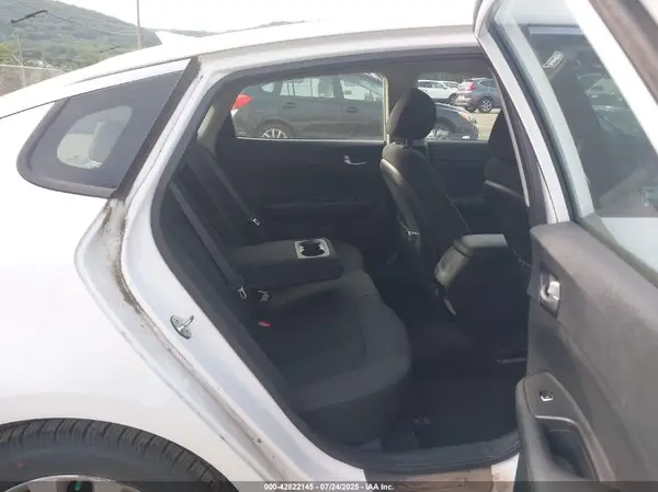 5XXGT4L32JG256224 2018 KIA OPTIMA - Image 8