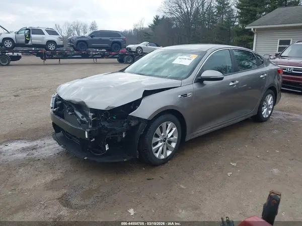 5XXGT4L32JG257793 2018 KIA OPTIMA - Image 2