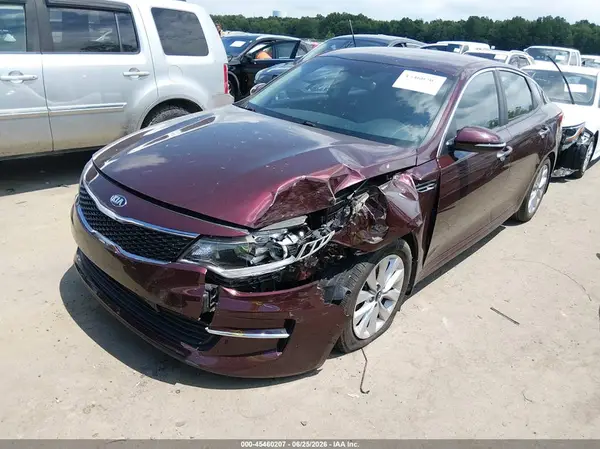 5XXGT4L32JG258149 2018 KIA OPTIMA - Image 2