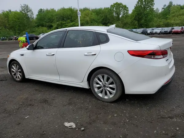 5XXGT4L32JG258524 2018 KIA OPTIMA - Image 2