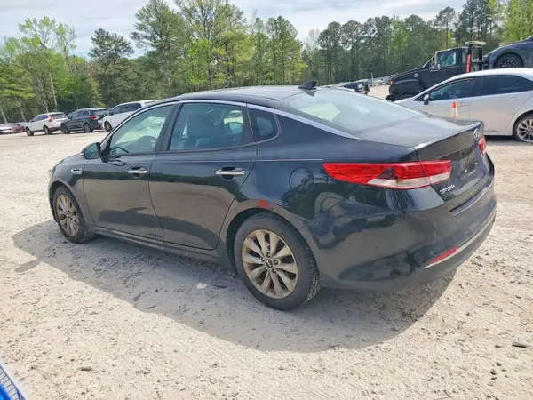 5XXGT4L32JG259060 2018 KIA OPTIMA - Image 2