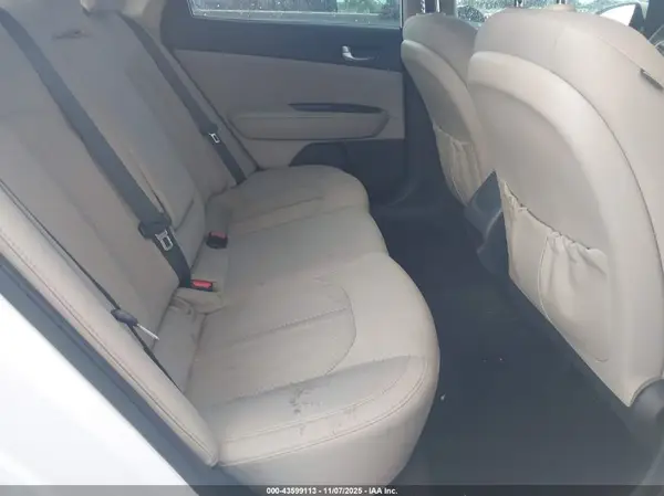 5XXGT4L32JG260130 2018 KIA OPTIMA - Image 8