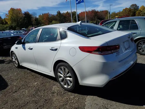5XXGT4L32JG261083 2018 KIA OPTIMA - Image 2