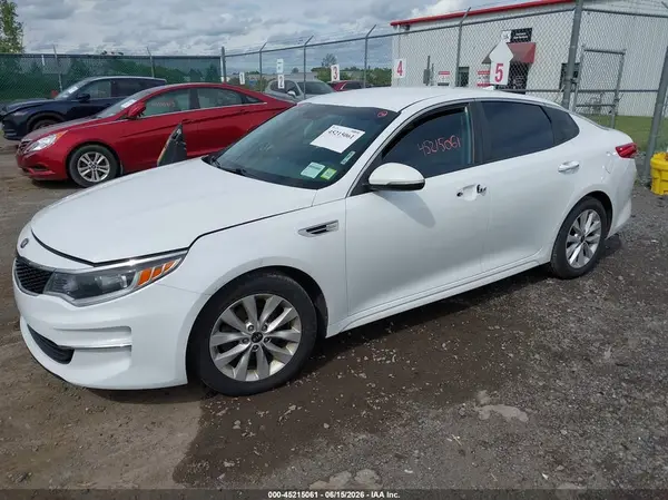 5XXGT4L32JG261696 2018 KIA OPTIMA - Image 2