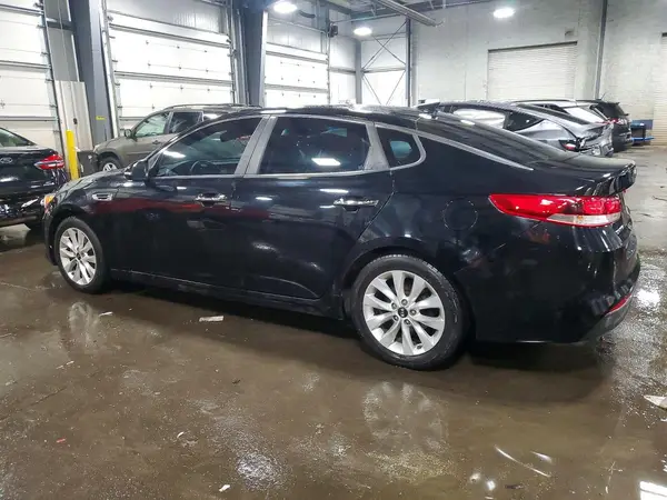 5XXGT4L32JG262282 2018 KIA OPTIMA - Image 2