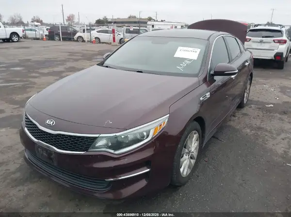 5XXGT4L32JG262685 2018 KIA OPTIMA - Image 2