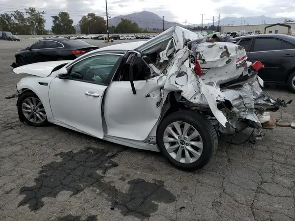5XXGT4L32JG262976 2018 KIA OPTIMA - Image 2