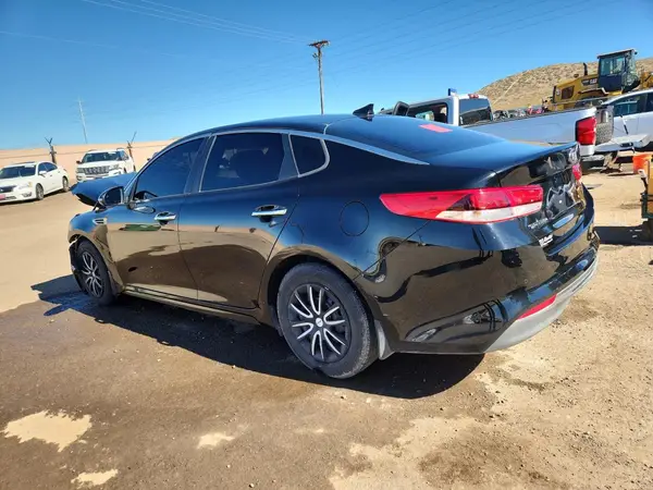 5XXGT4L32JG263254 2018 KIA OPTIMA - Image 2