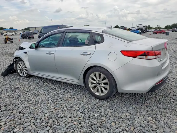 5XXGT4L32JG263769 2018 KIA OPTIMA - Image 2