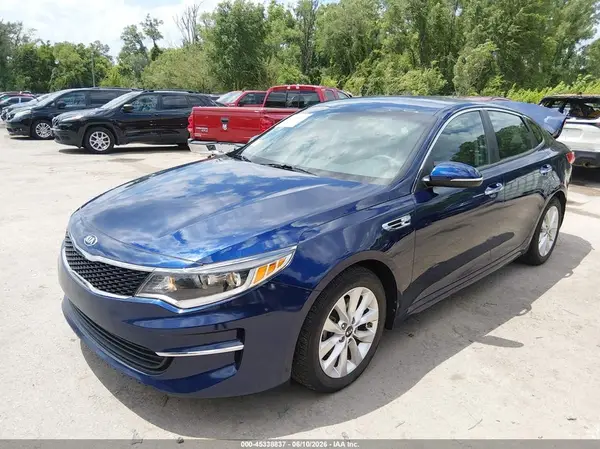 5XXGT4L32JG263979 2018 KIA OPTIMA - Image 2