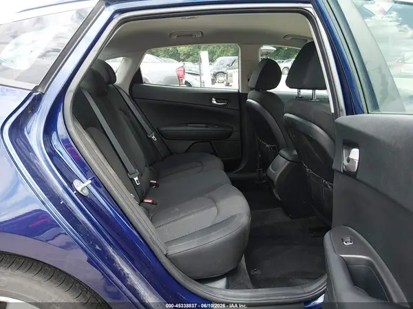 5XXGT4L32JG263979 2018 KIA OPTIMA - Image 8