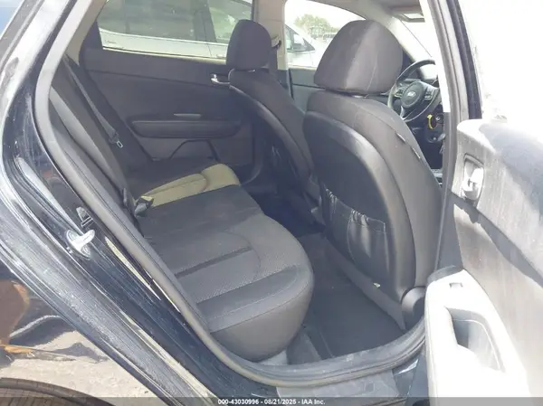 5XXGT4L32JG264906 2018 KIA OPTIMA - Image 8