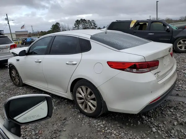 5XXGT4L32JG265215 2018 KIA OPTIMA - Image 2