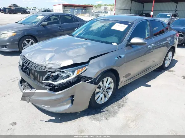 5XXGT4L32JG266994 2018 KIA OPTIMA - Image 2