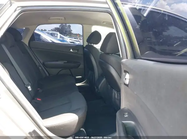 5XXGT4L32JG266994 2018 KIA OPTIMA - Image 8