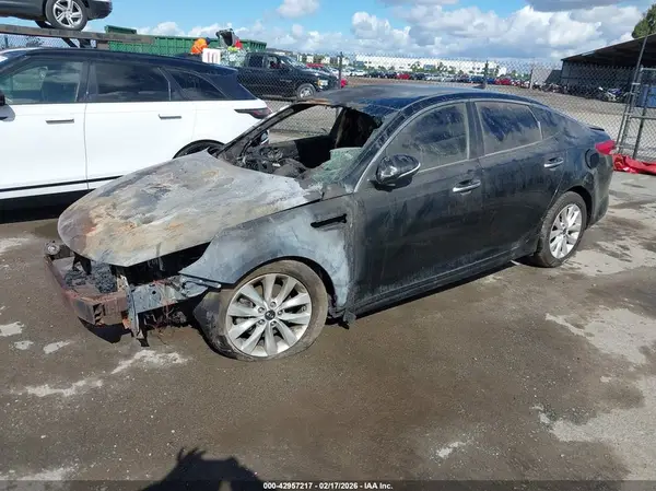 5XXGT4L32JG267918 2018 KIA OPTIMA - Image 2