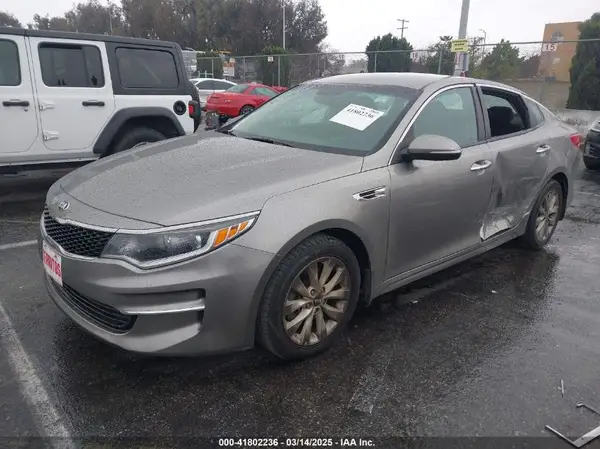 5XXGT4L32JG269135 2018 KIA OPTIMA - Image 2