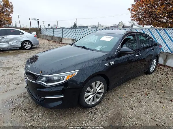 5XXGT4L32JG269197 2018 KIA OPTIMA - Image 2