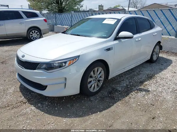 5XXGT4L32JG269295 2018 KIA OPTIMA - Image 2