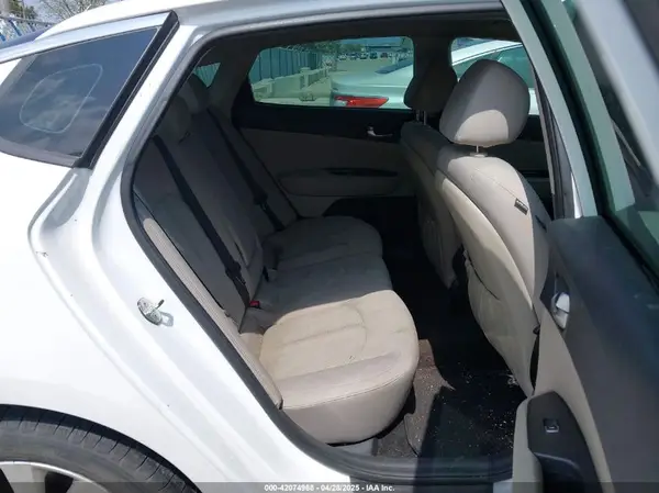 5XXGT4L32JG269295 2018 KIA OPTIMA - Image 8