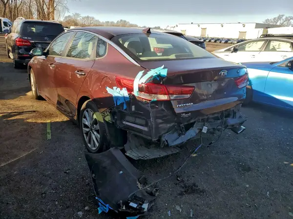 5XXGT4L32JG269748 2018 KIA OPTIMA - Image 2